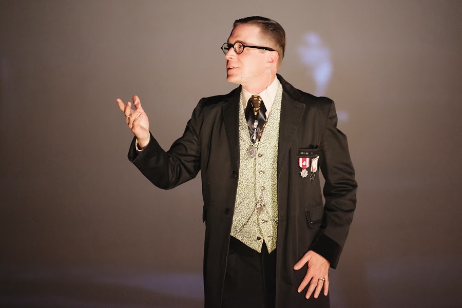 Professor Phelyx, Mentalist Magician for Campus and College Entertainment and Keynote